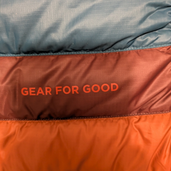 Cotopaxi Men's Teal and Rust Puffer Vest - Picture 8 of 10